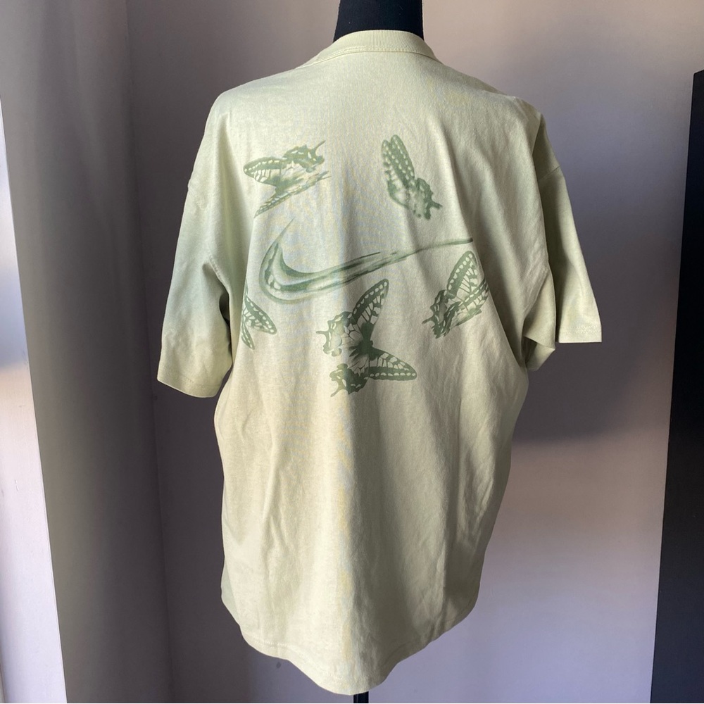 Nike NWT 100% cotton Men’s Green Butterfly Tshirt